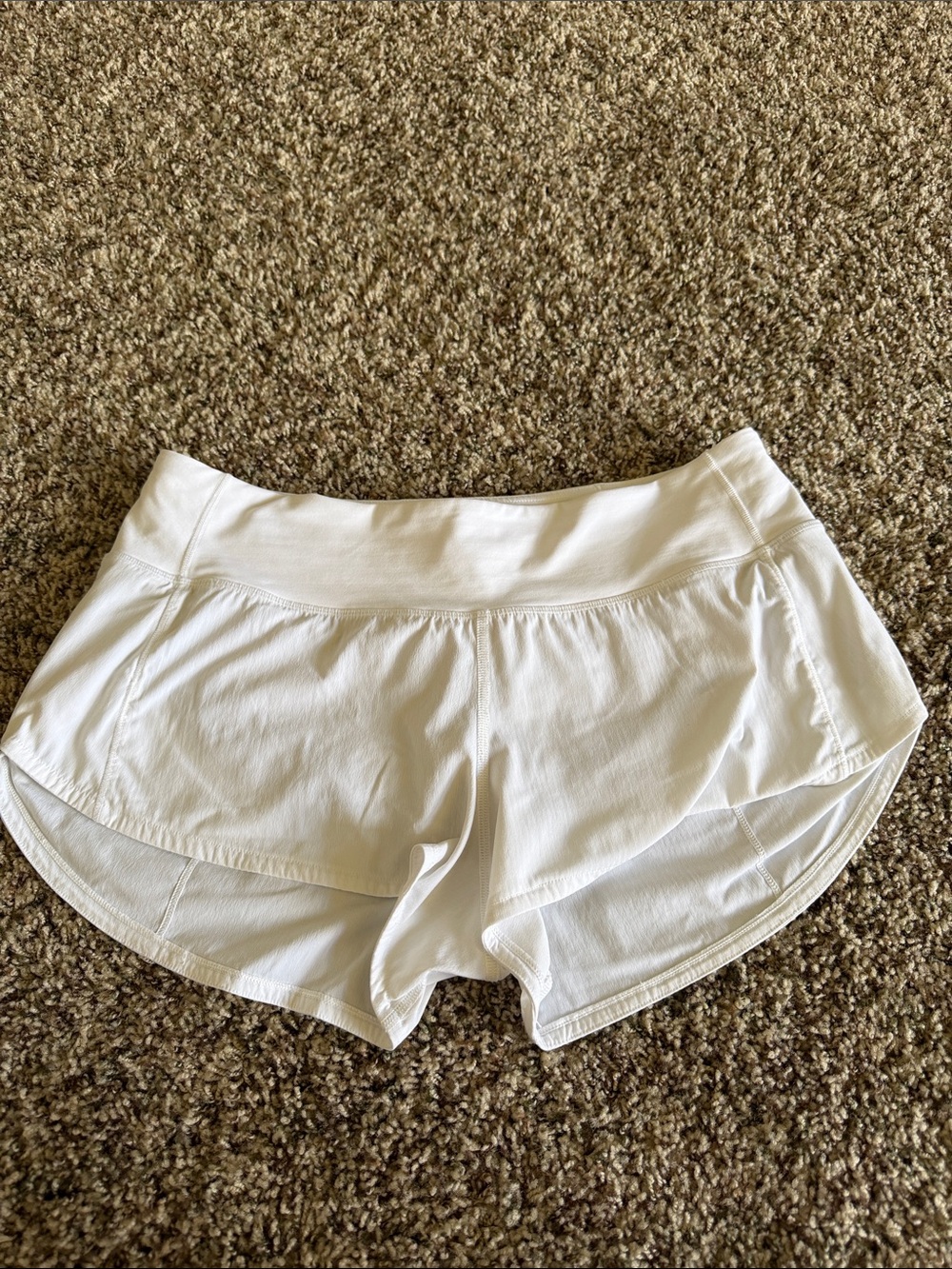 Lululemon White Women's Speed Up Shorts